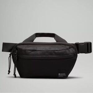 SOLD: lululemon All Day Essentials Belt Bag 2.5L • Black